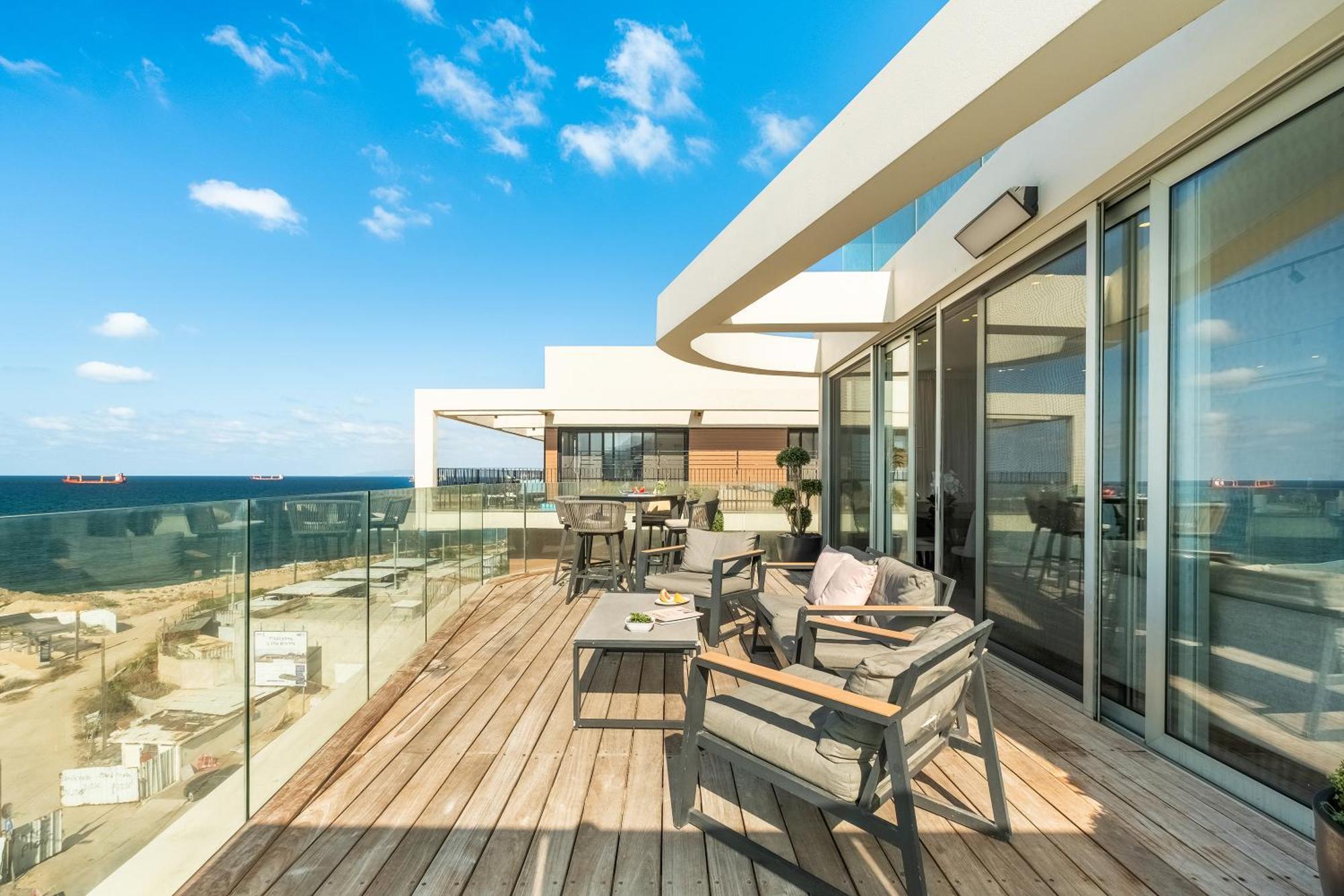 Penthouse 3Br + Roof Top + Parking - On The Beach Hayfa Dış mekan fotoğraf