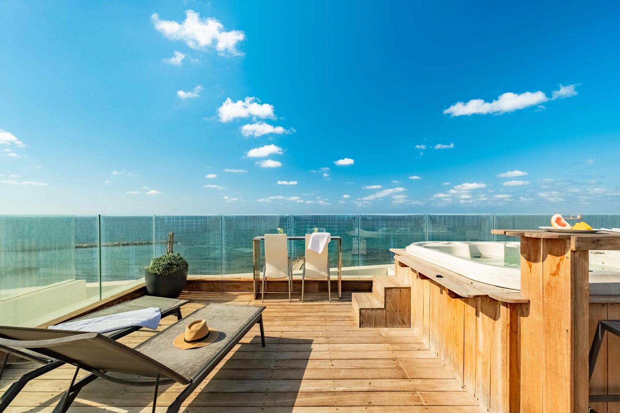 Penthouse 3Br + Roof Top + Parking - On The Beach Hayfa Dış mekan fotoğraf